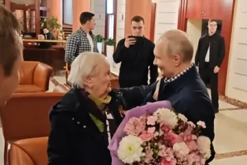 Putin na večeru pozvao neobičnu go&scaron;ću. Je li to bio njegov dvojnik? Procijenite sami...