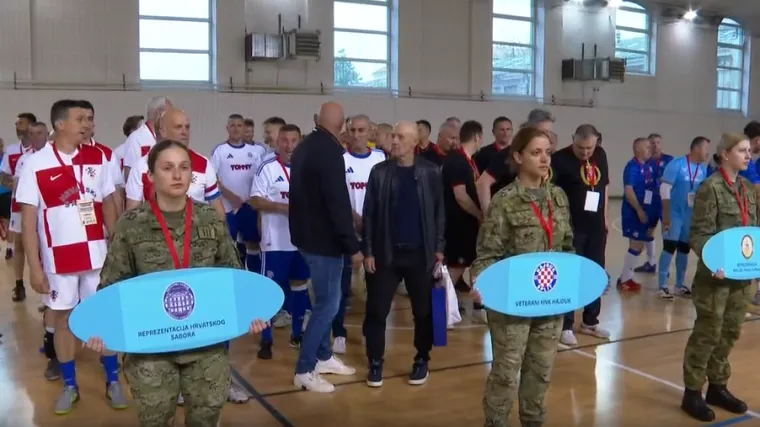 Političare u ovim ulogama često ne viđamo, sudeći po rezultatu nisu se ba&scaron; proslavili