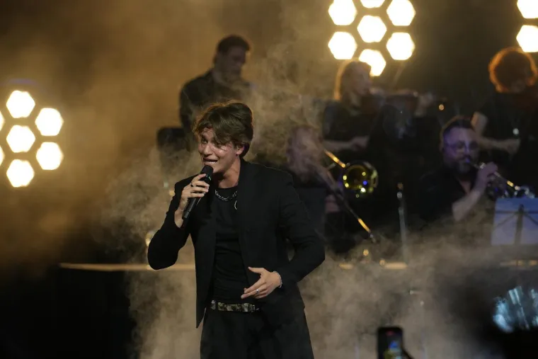 Kakav spektakl: Jakov Jozinović održao osmi koncert u Sava Centru, publiku podigao na noge