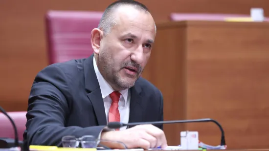 Zekanović Mostovcima: 'Osjećate li razliku u bifteku kada ga sprema Nepalac, a ne čistokrvni Hrvat?'