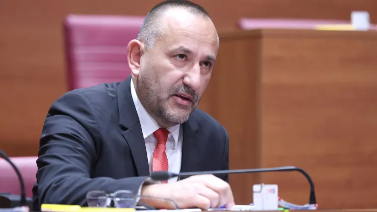 Zekanović Mostovcima: 'Osjećate li razliku u bifteku kada ga sprema Nepalac, a ne čistokrvni Hrvat?'