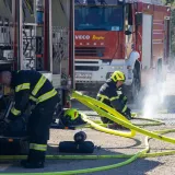 Vatrogasci izvukli mu&scaron;karca iz kuće u plamenu, nije mu bilo spasa