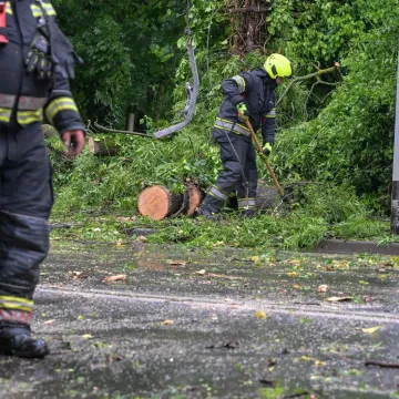 Nevrijeme ostavilo pusto&scaron; u Moslavini: O&scaron;tećeno vi&scaron;e od 200 krovova, usjevi 'sravnani sa zemljom'