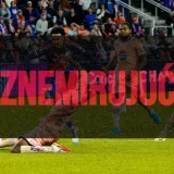 Suigrači plakali na terenu: Jeziva ozljeda noge &scaron;okirala Honduras