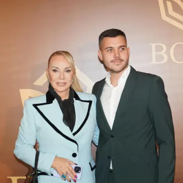 Viktor Živojinović objavio fotografiju iz djetinjstva: Ovako su nekad izgledali Brenini sinovi