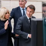 Macron je 'popio' &scaron;amar zbog ovoga? 'Brigitte je pročitala poruku koju nije smjela vidjeti'