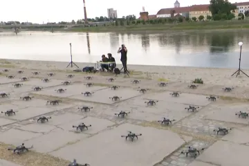 Svjetlosni spektakl iznad Osijeka: 'Dečki su postavili 200 dronova, bit će jako impresivno'