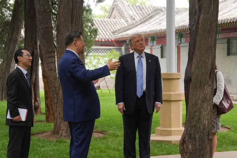 Čaj i &scaron;etnja vrtovima Komunističke partije: Trumpa odu&scaron;evile ruže