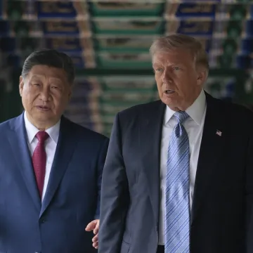 Čaj i &scaron;etnja vrtovima Komunističke partije: Trumpa odu&scaron;evile ruže