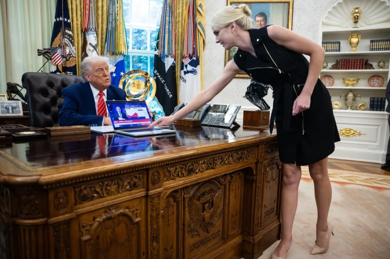 Ova žena ima ključnu ulogu kod Trumpa, zovu je ljudski printer: 'Jedino ste mi vi važni'