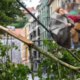 Za&scaron;to u Zagrebu pu&scaron;u orkanski vjetrovi, a u proljeće pada snijeg? Pitali smo meteorologa Ribarića