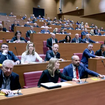 Ustavni sud nastavlja u krnjem sastavu: Zastupnici nisu izglasali niti jednog predloženog suca