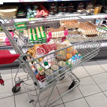 Trgovci malo spustili cijene? Evo gdje je u Hrvatskoj najjeftinija hrana!