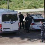 Razotkriven slavonski narkolanac: USKOK optužio petorku, vođa kod kuće skrivao arsenal