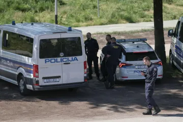 Razotkriven slavonski narkolanac: USKOK optužio petorku, vođa kod kuće skrivao arsenal