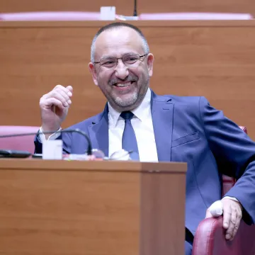 Pazite kakav nadimak je Zekanović smislio za &scaron;efa SDP-a: Frcale optužbe u Saboru