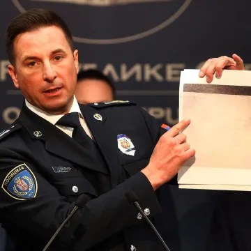 Uhićen &scaron;ef beogradske policije! Sudjelovao u nestanku mu&scaron;karca? Tijelo prona&scaron;li uz cestu