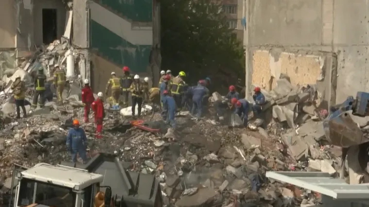 Raketa koja je ubila 24 ljudi imala 'zapadne komponente': Zelenski upozorio na idući ruski korak