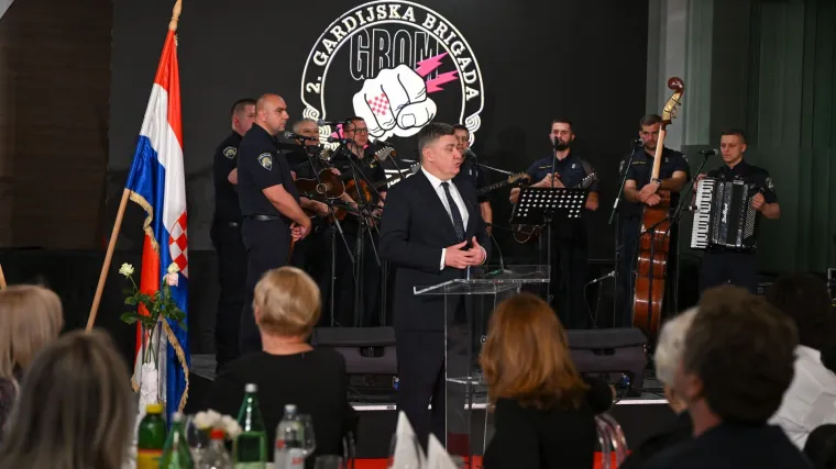 Milanović na 35. godi&scaron;njici 'Gromova': 'O svojoj sudbini i svojoj vojsci odlučujemo sami'