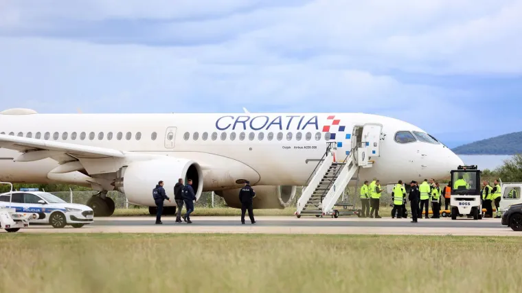 Avion Croatia Airlinesa sa 130 putnika sletio s piste u Splitu: 'Zadobio je o&scaron;tećenja od sudara'