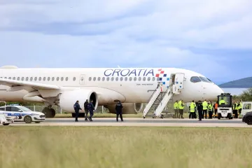 Avion Croatia Airlinesa sa 130 putnika sletio s piste u Splitu: 'Zadobio je oštećenja od sudara'