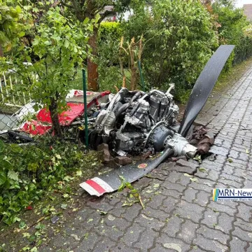 Sru&scaron;io se avion, dvoje poginulih. Christianu su krhotine pale u dvori&scaron;te: 'Mogli smo poginuti'