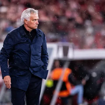 Mourinho: 'Pogledajte koliko sijede kose, puno je lak&scaron;e biti igrač nego trener'