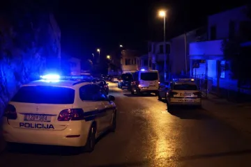 Ubojica iz Drni&scaron;a bio je 'tempirana bomba': Mladić (19) kojega je ubio dostavljao mu je hranu?