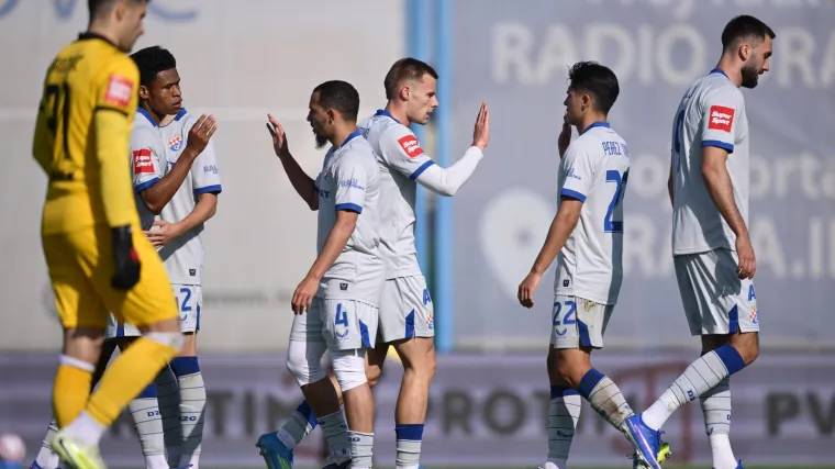 Dinamo preokretom uvjerljivo slavio kod Slavena i oti&scaron;ao na čak 20 bodova ispred Hajduka