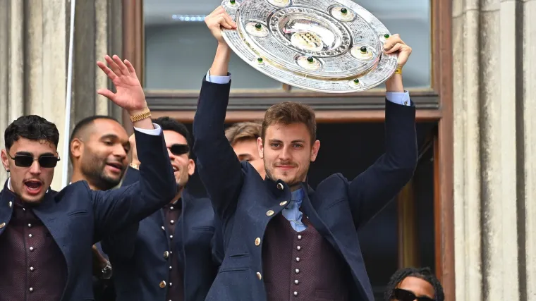 Kompany zaboravio donijeti pehar na proslavu: Stvar spasila njegova supruga u zadnji tren
