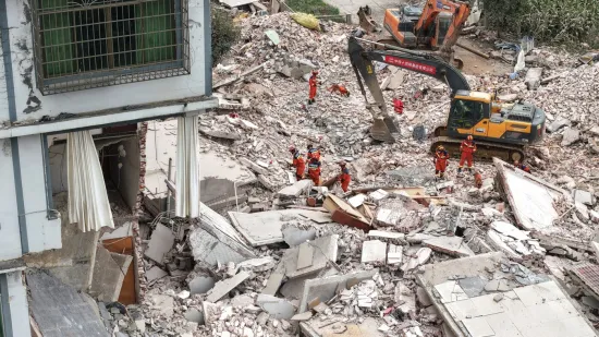 Dvoje mrtvih u potresu u Kini: Spasioci pretražuju ru&scaron;evine, tisuće morale napustiti domove