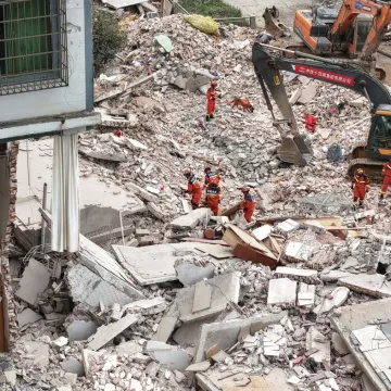 Dvoje mrtvih u potresu u Kini: Spasioci pretražuju ru&scaron;evine, tisuće morale napustiti domove