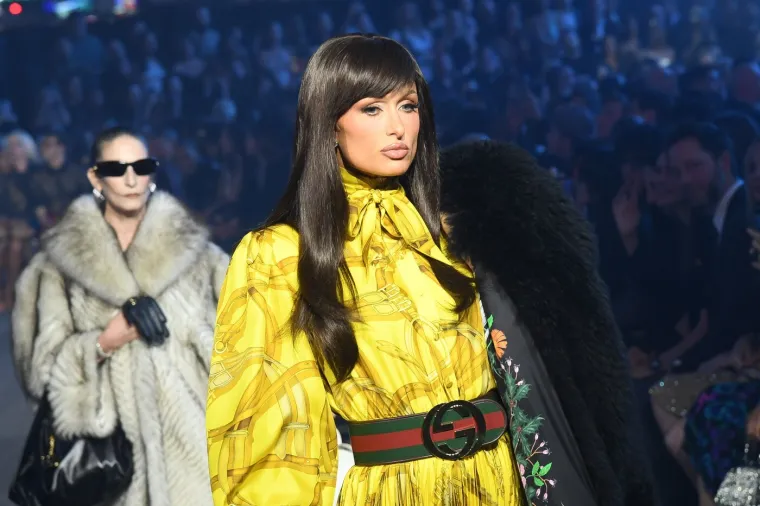 Paris Hilton promijenila izgled i izazvala pravi kaos na mrežama: 'Je li ovo stvarno ona?'