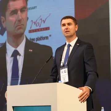 Filipović na međunarodnom samitu: 'Ključno pitanje vi&scaron;e nije samo od čega će ljudi živjeti'