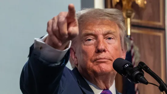 Novi obrat na Bliskom istoku! Trump: 'Zamolili su me da odgodim vojni napad na Iran'