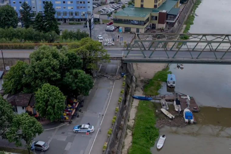 Uru&scaron;io se dio graničnog mosta kod Stare Gradi&scaron;ke! Konstrukcija pala tijekom noći