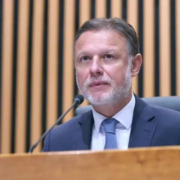 Minuta &scaron;utnje u Saboru u počast ubijenom maturantu Luki iz Drni&scaron;a: 'Da se ne ponovi'