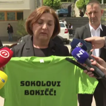 Lukina razrednica sahranila već tri učenika: 'Sokole moj, poleti visoko i čuvaj nas odozgo!'