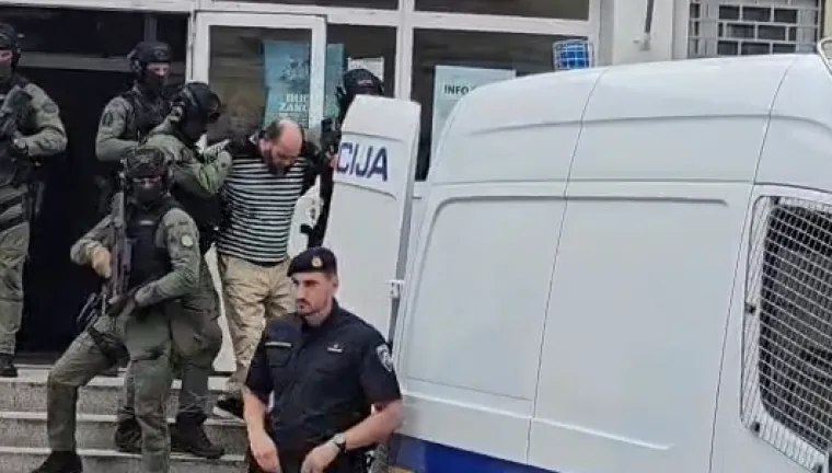 Pod fantomkama i s dugim cijevima: Pogledajte kako su odveli ubojicu Luke