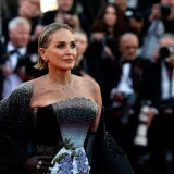 Sharon Stone izgubila živce u Cannesu i usred govora održala bukvicu eliti: 'Spustite te proklete telefone'