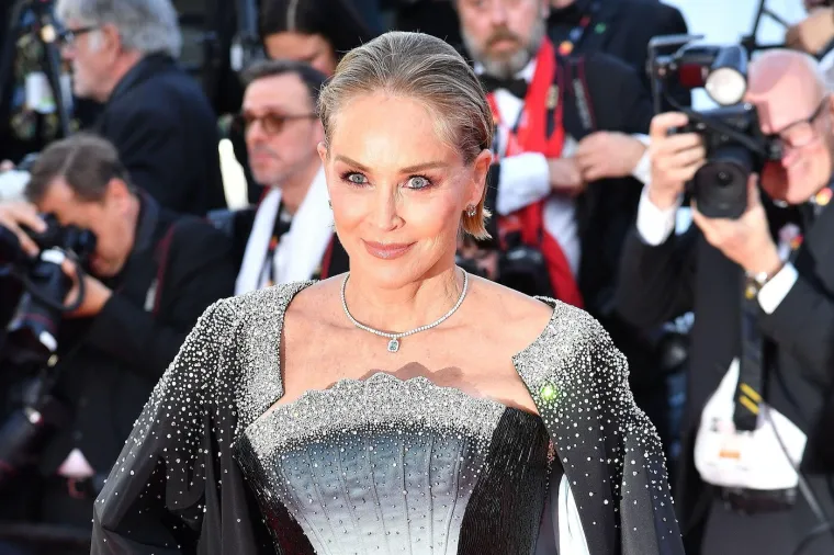 Sharon Stone izgubila živce u Cannesu i usred govora održala bukvicu eliti: 'Spustite te proklete telefone'