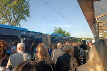 Nove gužve u Zagrebu, s okreti&scaron;ta ne voze tramvaji: 'Sad su pustili autobuse umjesto njih...'