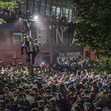 Ovo su čekali duže od Hajduka! Kaos na ulicama nakon borbe za naslov koja će se prepričavati