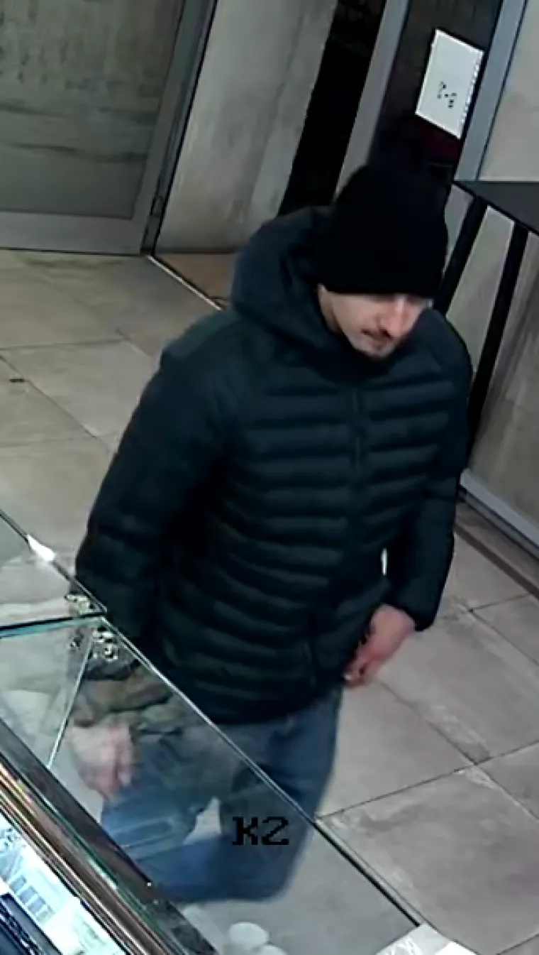 Policija traži ova dva mladića: Kamera ih snimila oko 3.50 sati, evo &scaron;to su napravili