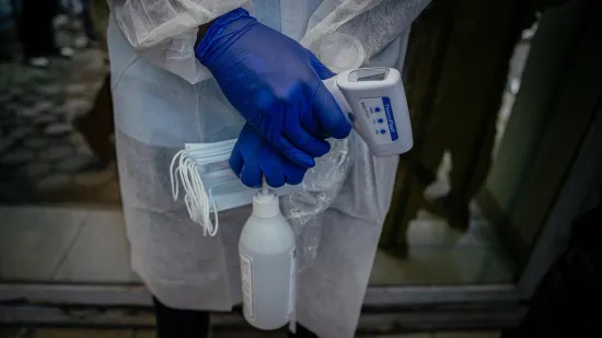 HZJZ se oglasio zbog ebole: Evo kako se virus &scaron;iri i koji su simptomi smrtonosne bolesti