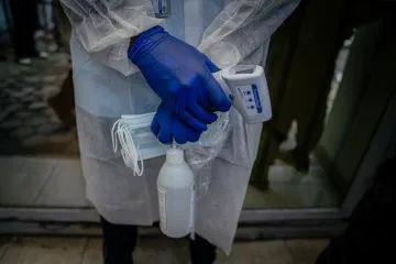 HZJZ se oglasio zbog ebole: Evo kako se virus širi i koji su simptomi smrtonosne bolesti