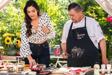 Burger, tortilje i dobra ekipa: Laura Gnjatović stiže u nove BBQ majstorije sa &Scaron;pičekom