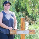Kako bi skupila za faks, ponudila se da čisti grobove i u kratkom roku na&scaron;la čudesan broj klijenata