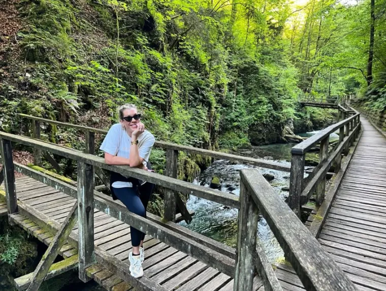 Kakva je Maja O&scaron;tro Flis iza kamera? Obožava tajice i ima beauty naviku zbog koje je svi zezaju