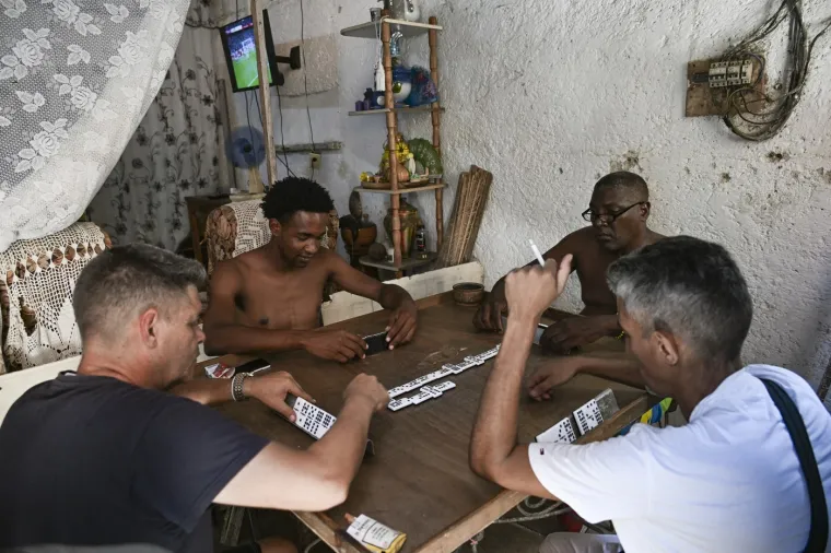 Optužnica i nosač aviona u istom danu &scaron;alju znakovitu poruku: 'Moglo bi dovesti do rata!'